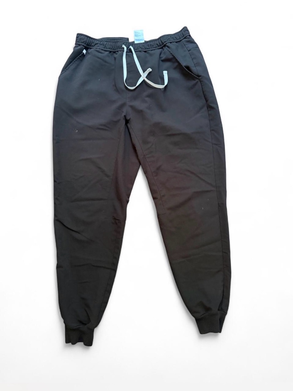 FIGS Men’s Tansen elastic waist  scrub joggers black, size XL. Small spot